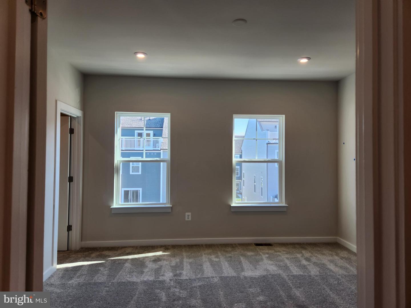 1709 Autumn Maple Leaf DRIVE