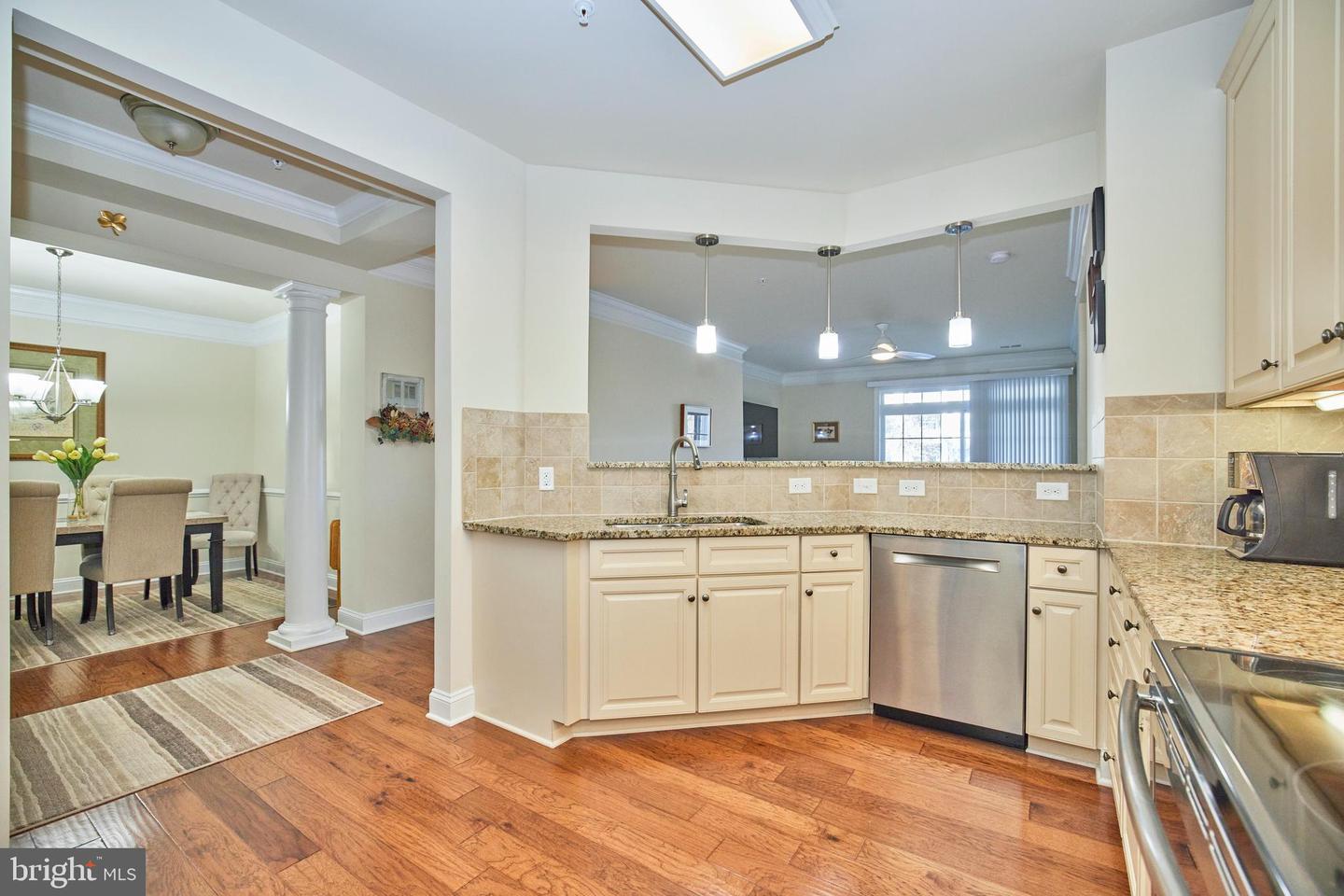 15211 Royal Crest DRIVE Unit: 103