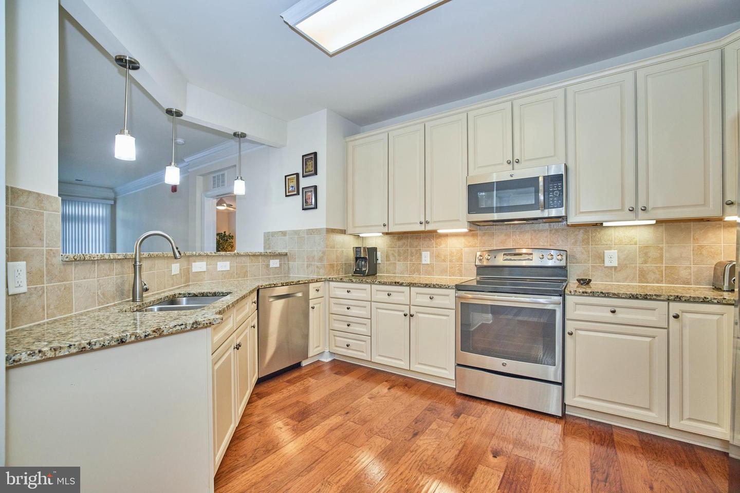 15211 Royal Crest DRIVE Unit: 103