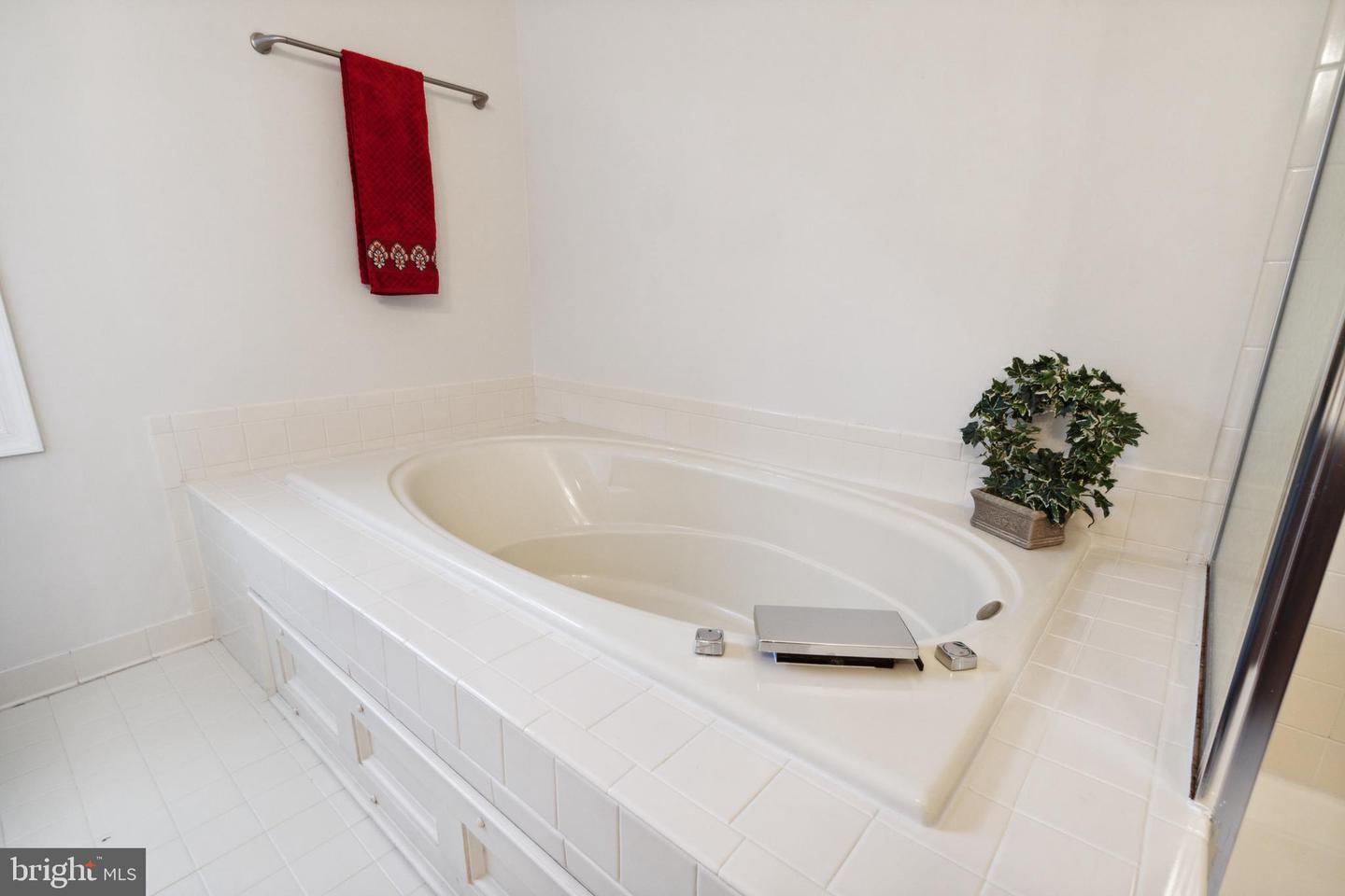12179 Abbey Glen COURT