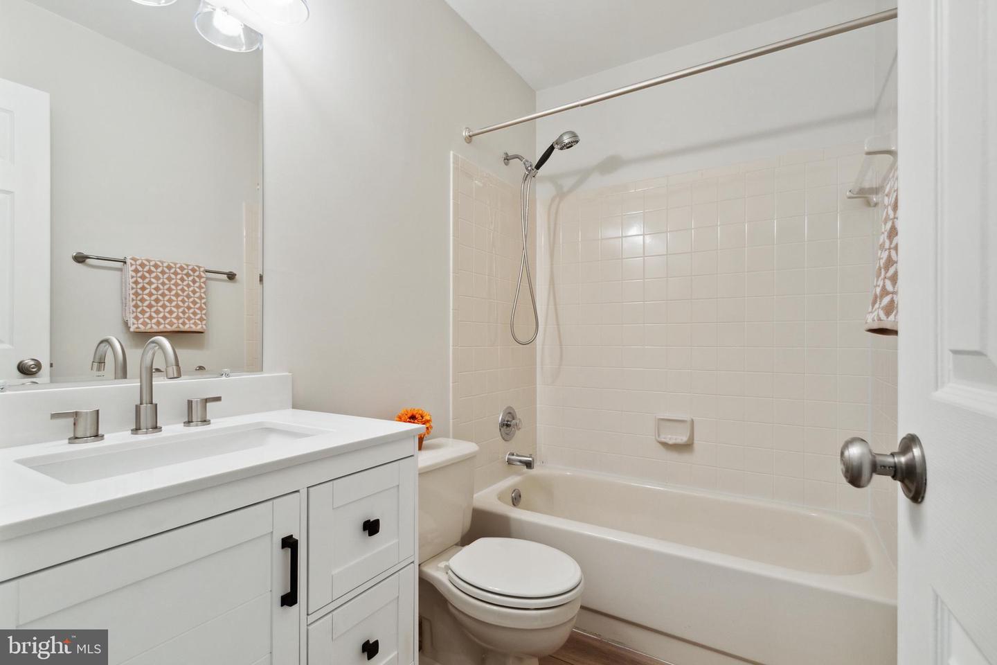 12179 Abbey Glen COURT