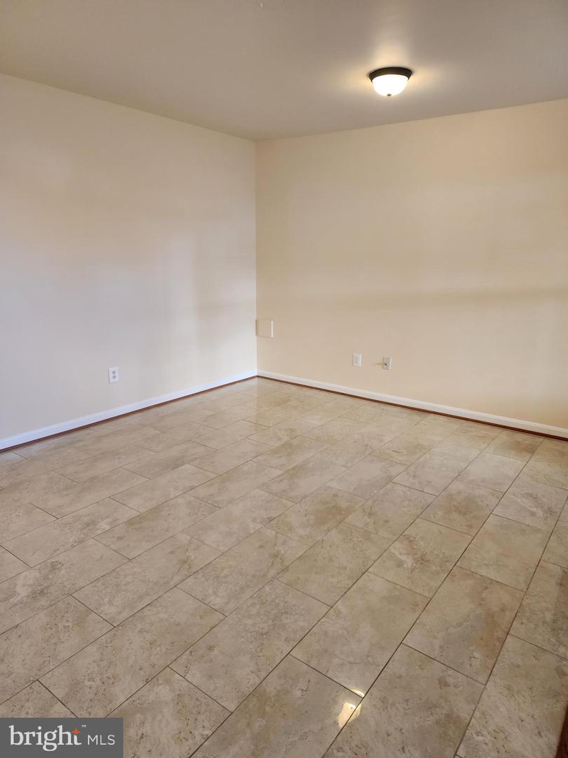 12102 Wallower WAY