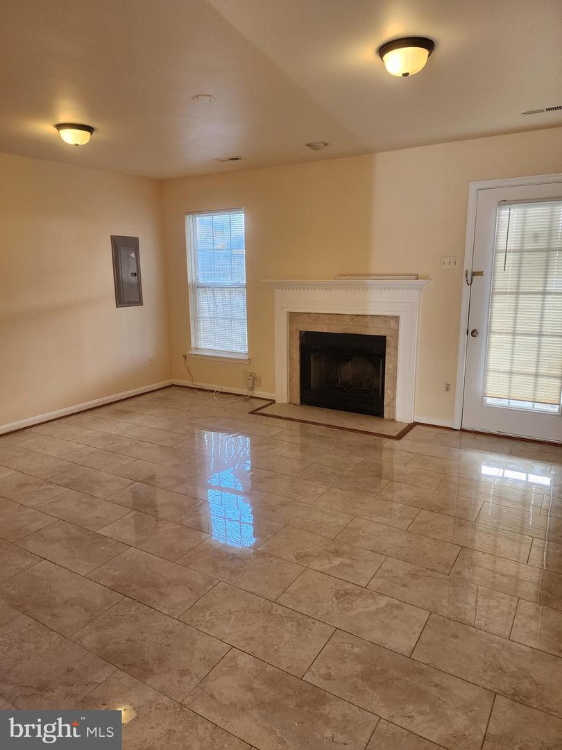 12102 Wallower WAY