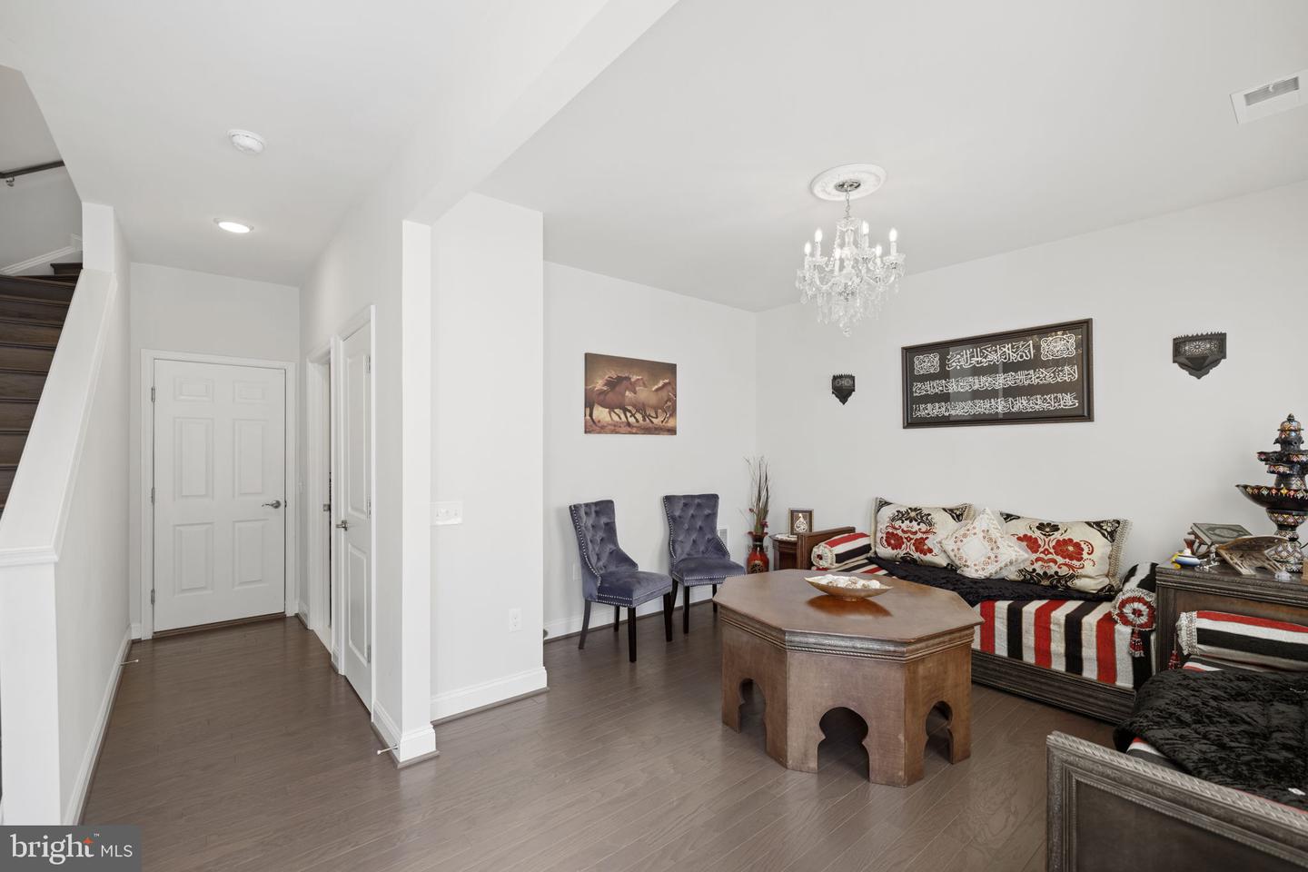 1950 Greenbriar Hall ROAD