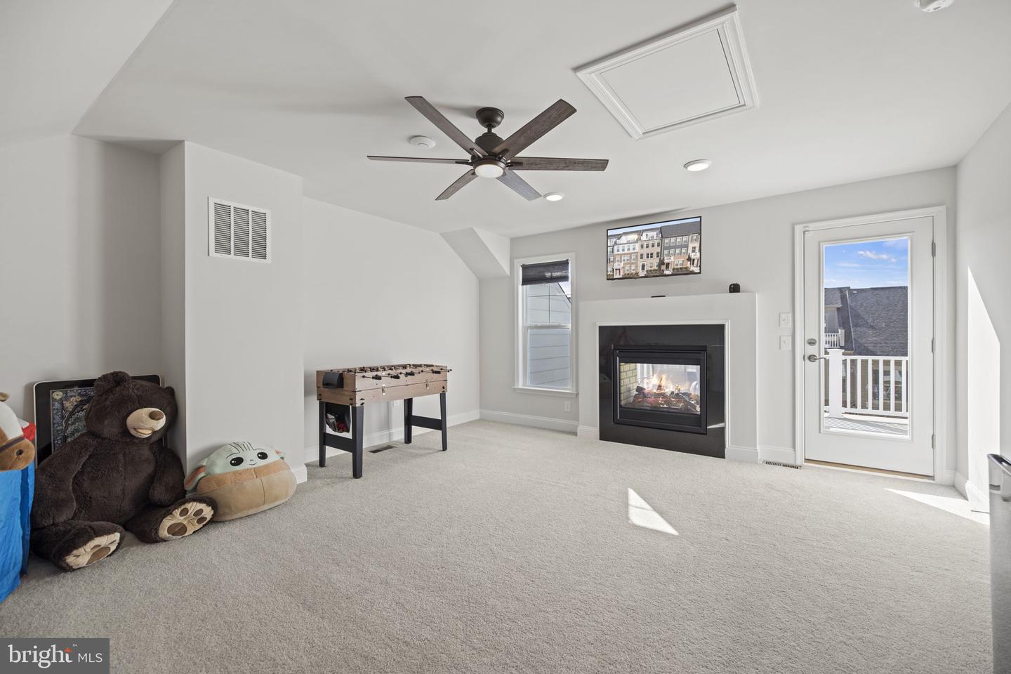 1950 Greenbriar Hall ROAD