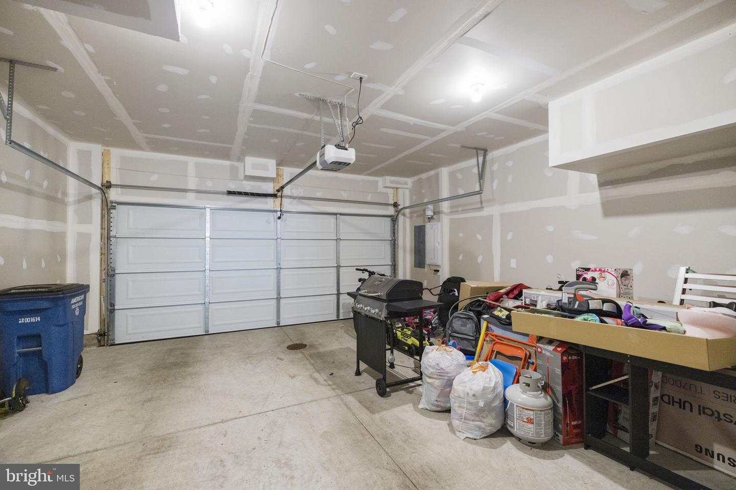 1950 Greenbriar Hall ROAD