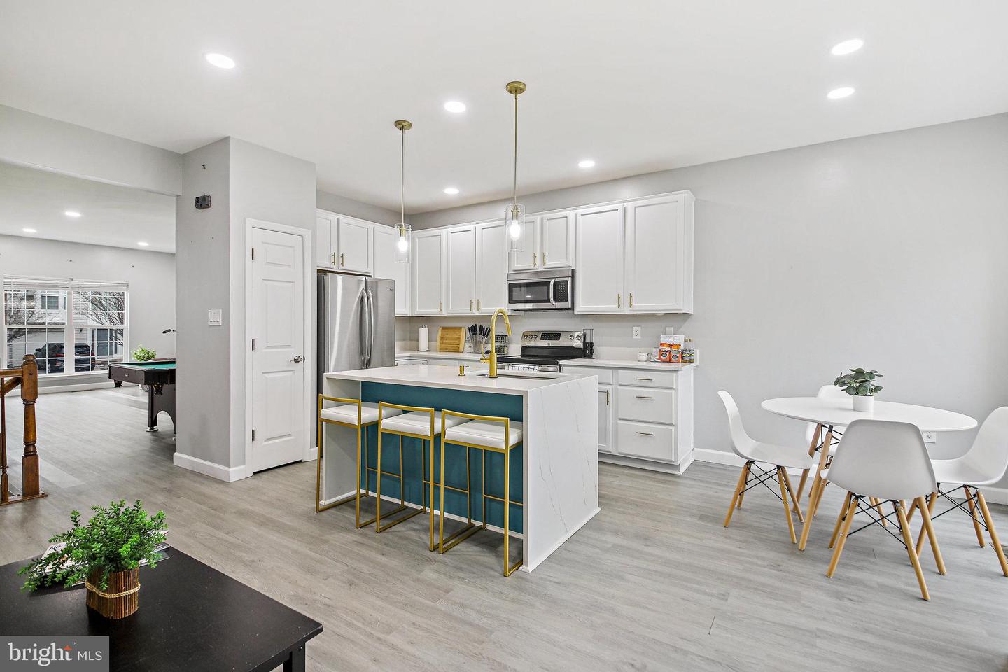 14216 Hunters Run WAY