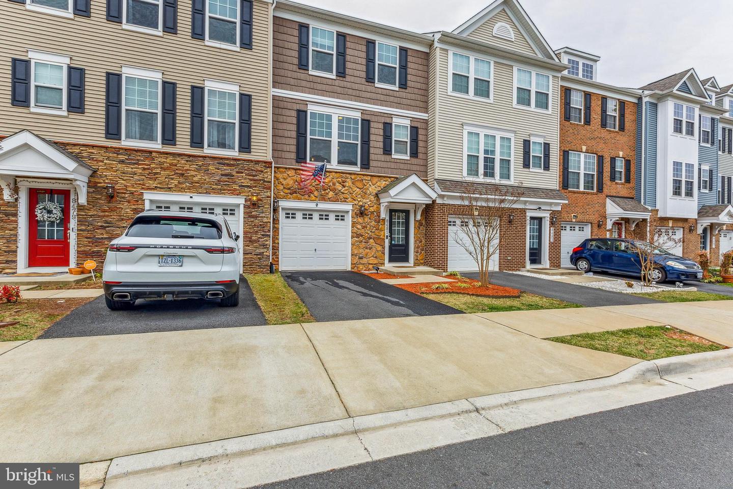 8481 Craggan LANE