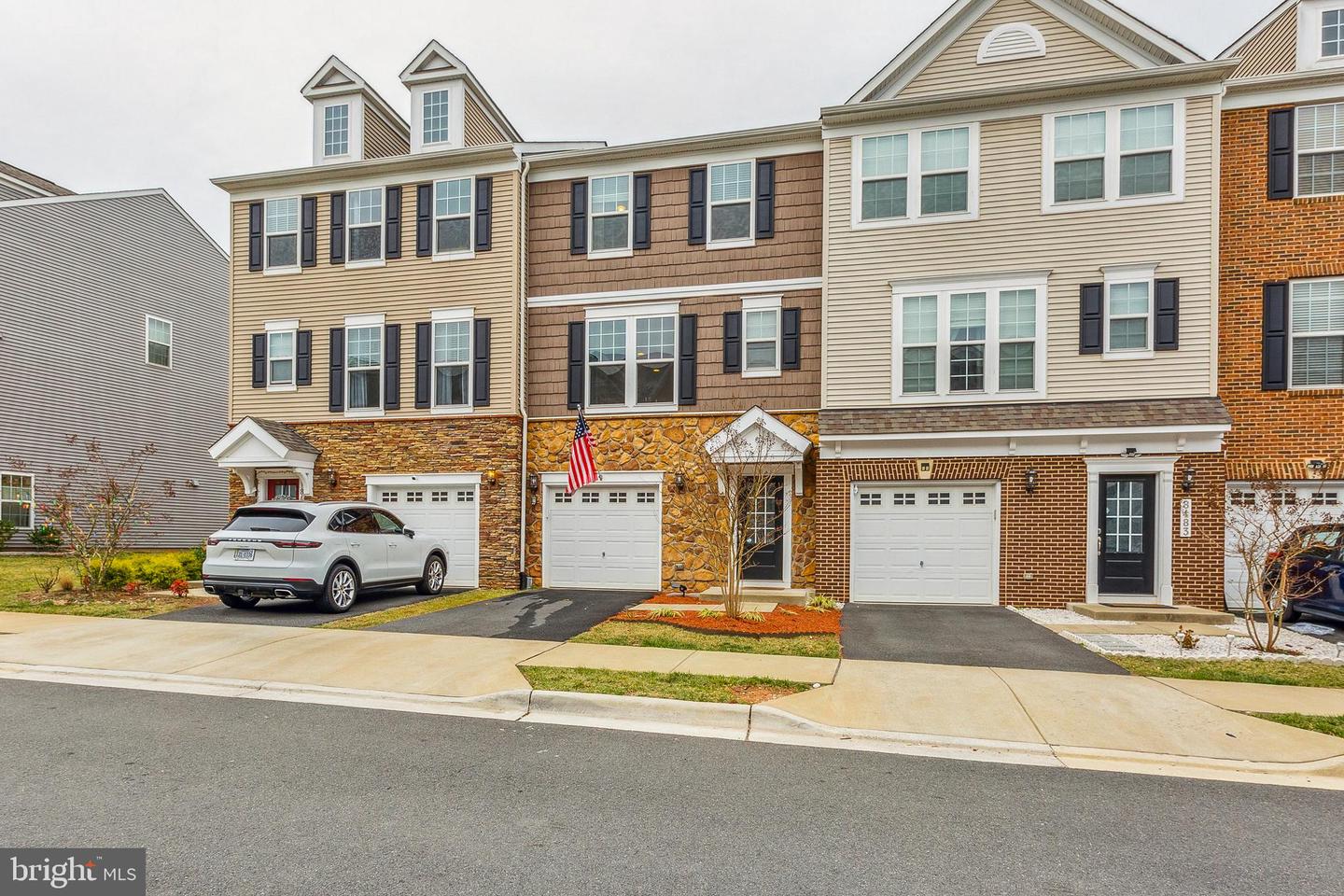 8481 Craggan LANE