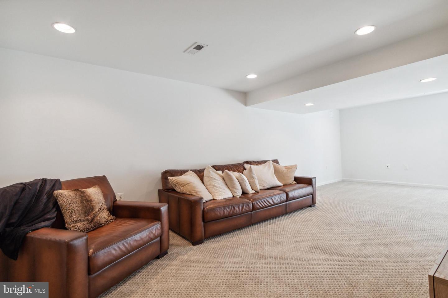 11824 Troika COURT