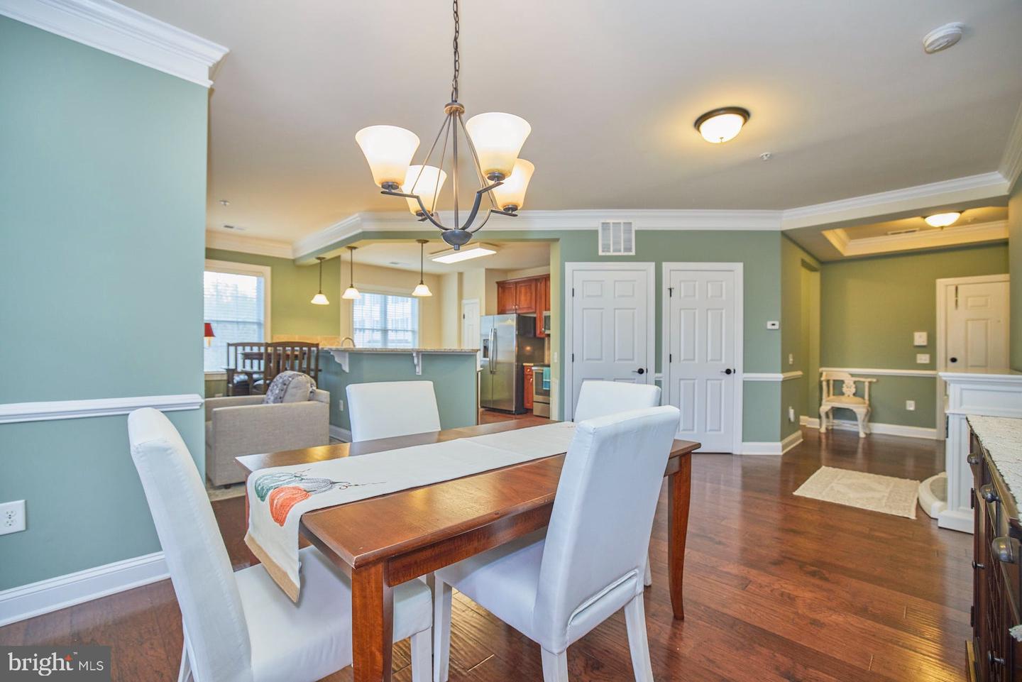 15211 Royal Crest DRIVE Unit: 204