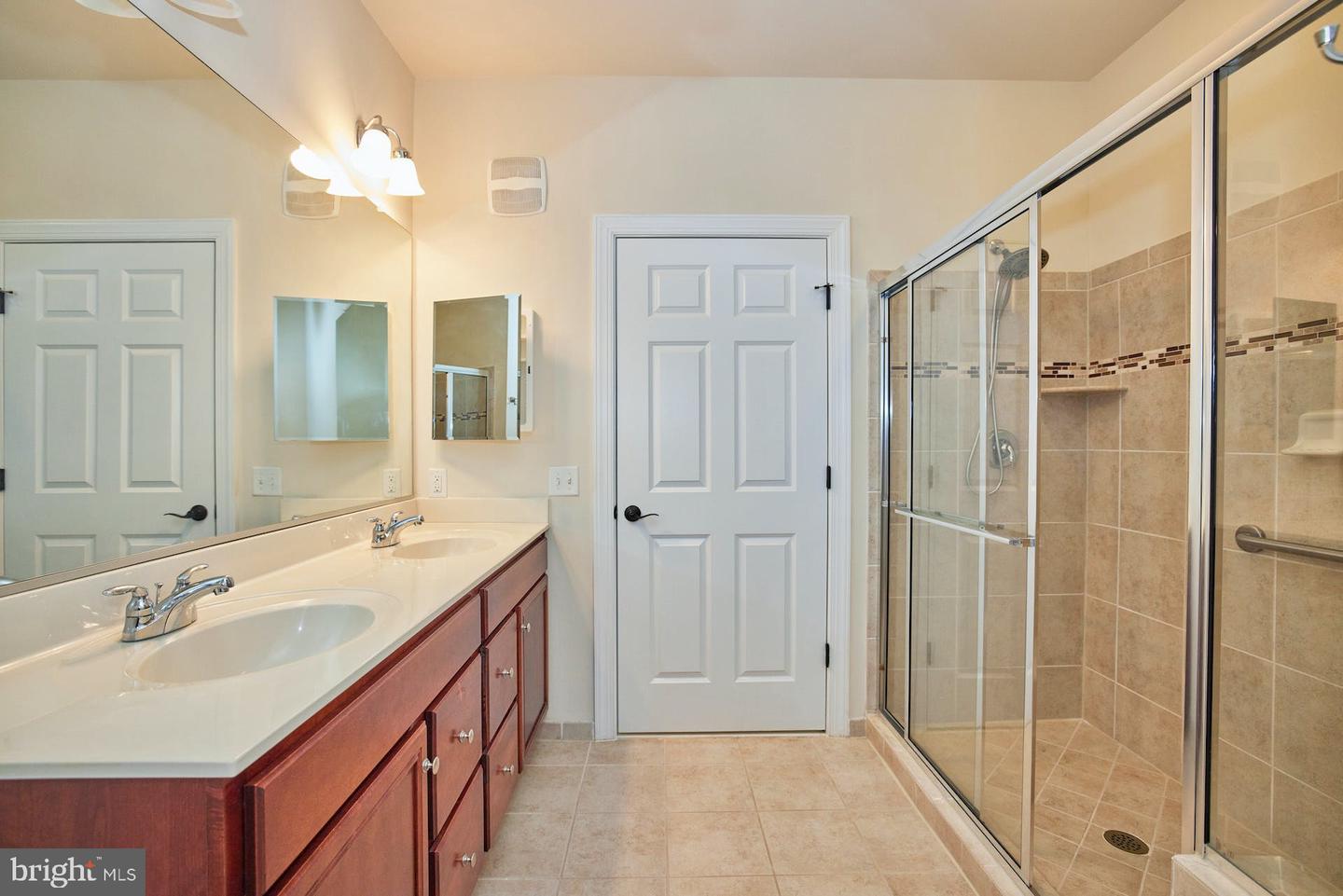 15211 Royal Crest DRIVE Unit: 204