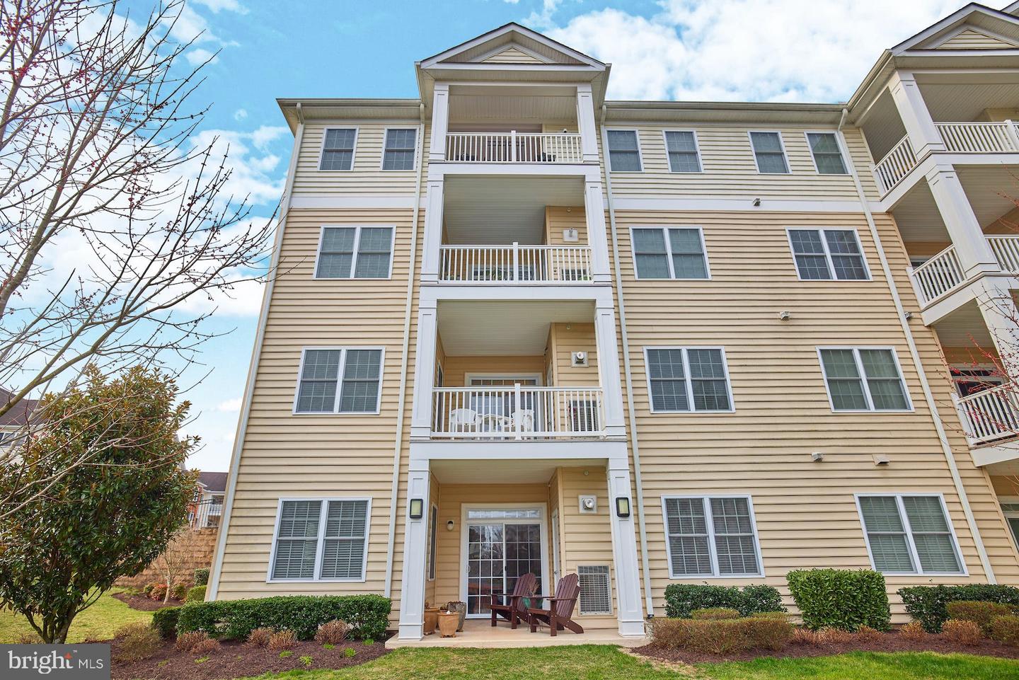 15211 Royal Crest DRIVE Unit: 204