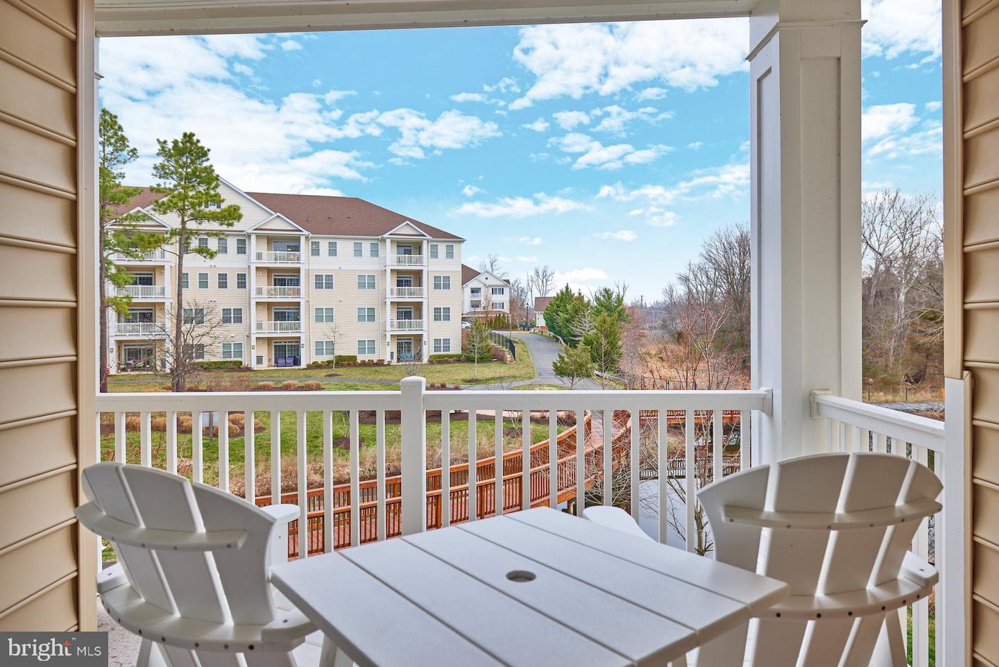 15211 Royal Crest DRIVE Unit: 204