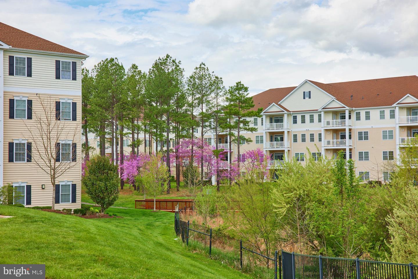 15211 Royal Crest DRIVE Unit: 204