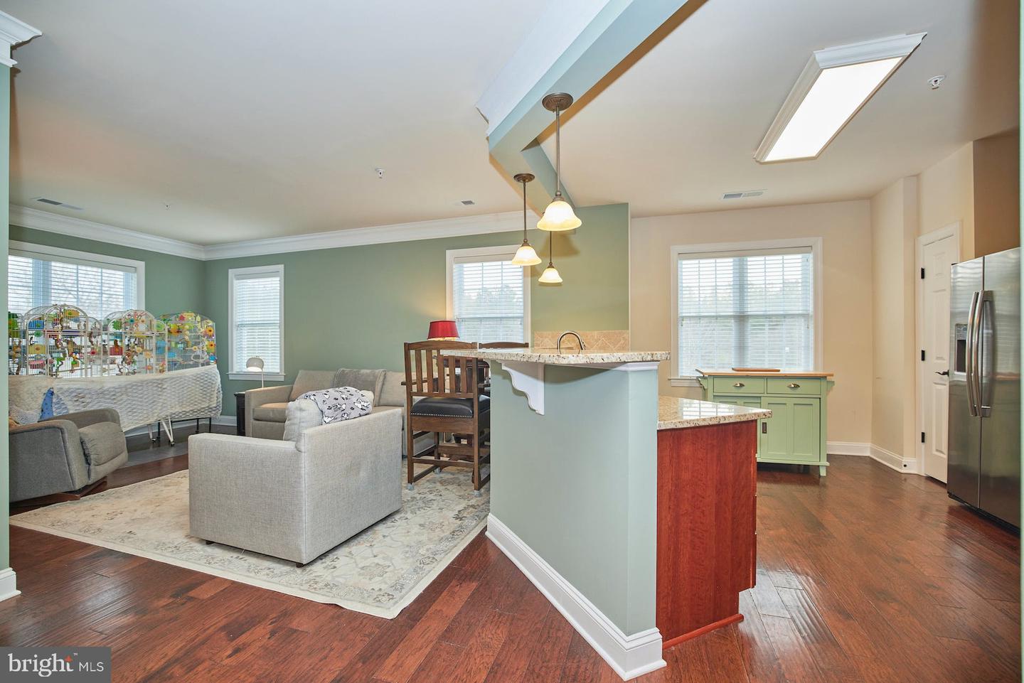 15211 Royal Crest DRIVE Unit: 204