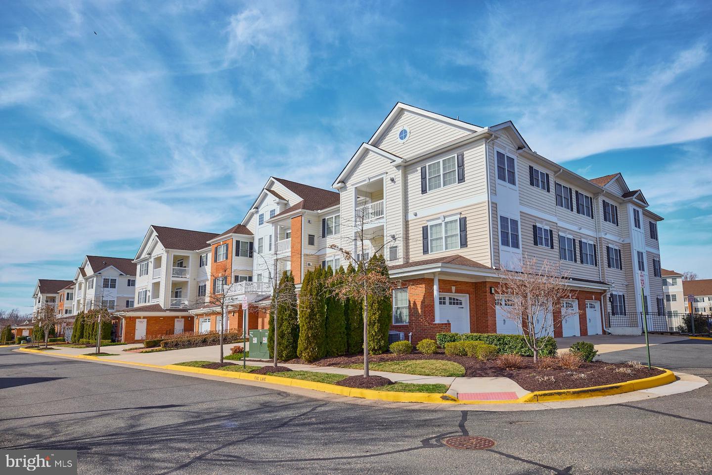 15211 Royal Crest DRIVE Unit: 204