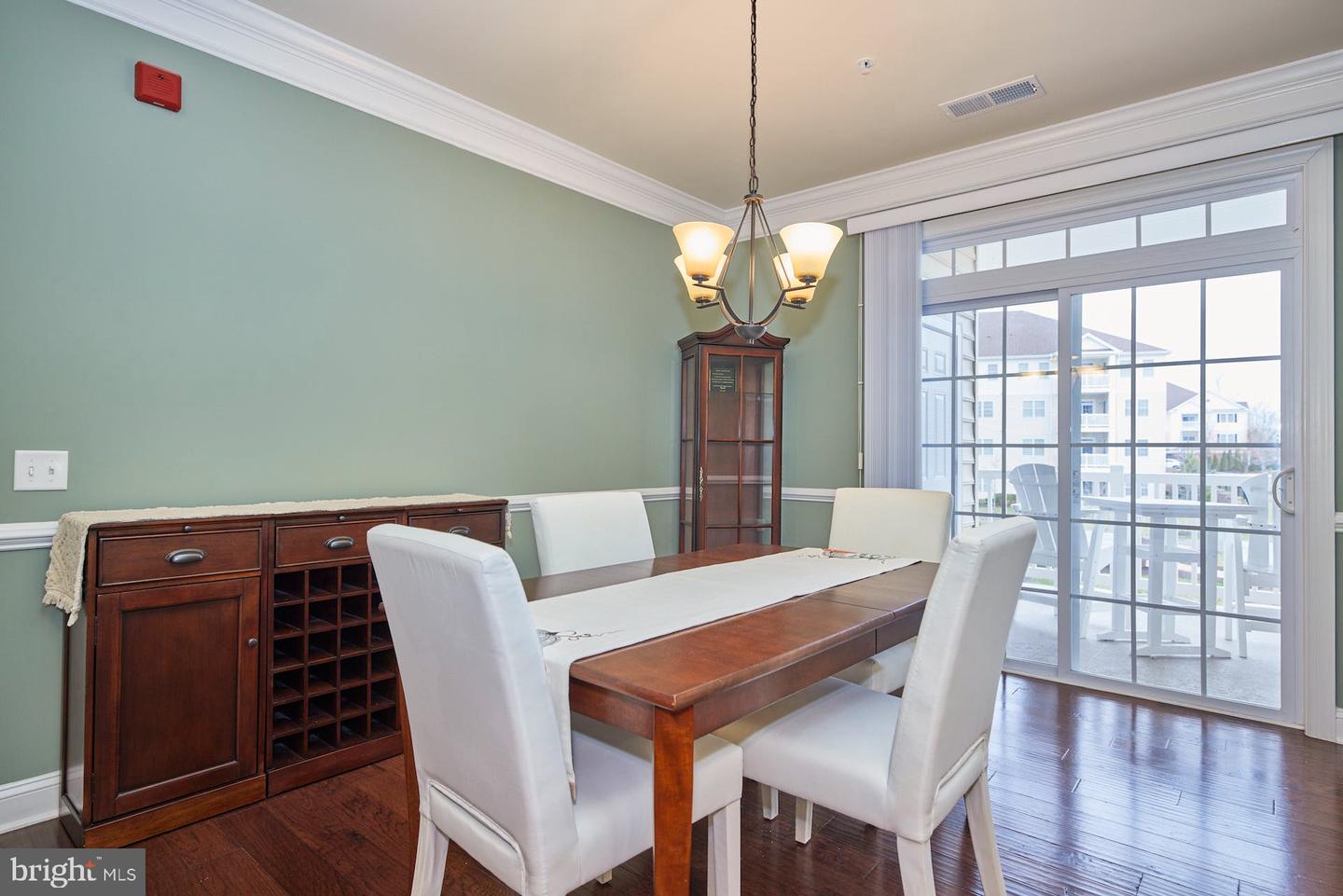 15211 Royal Crest DRIVE Unit: 204
