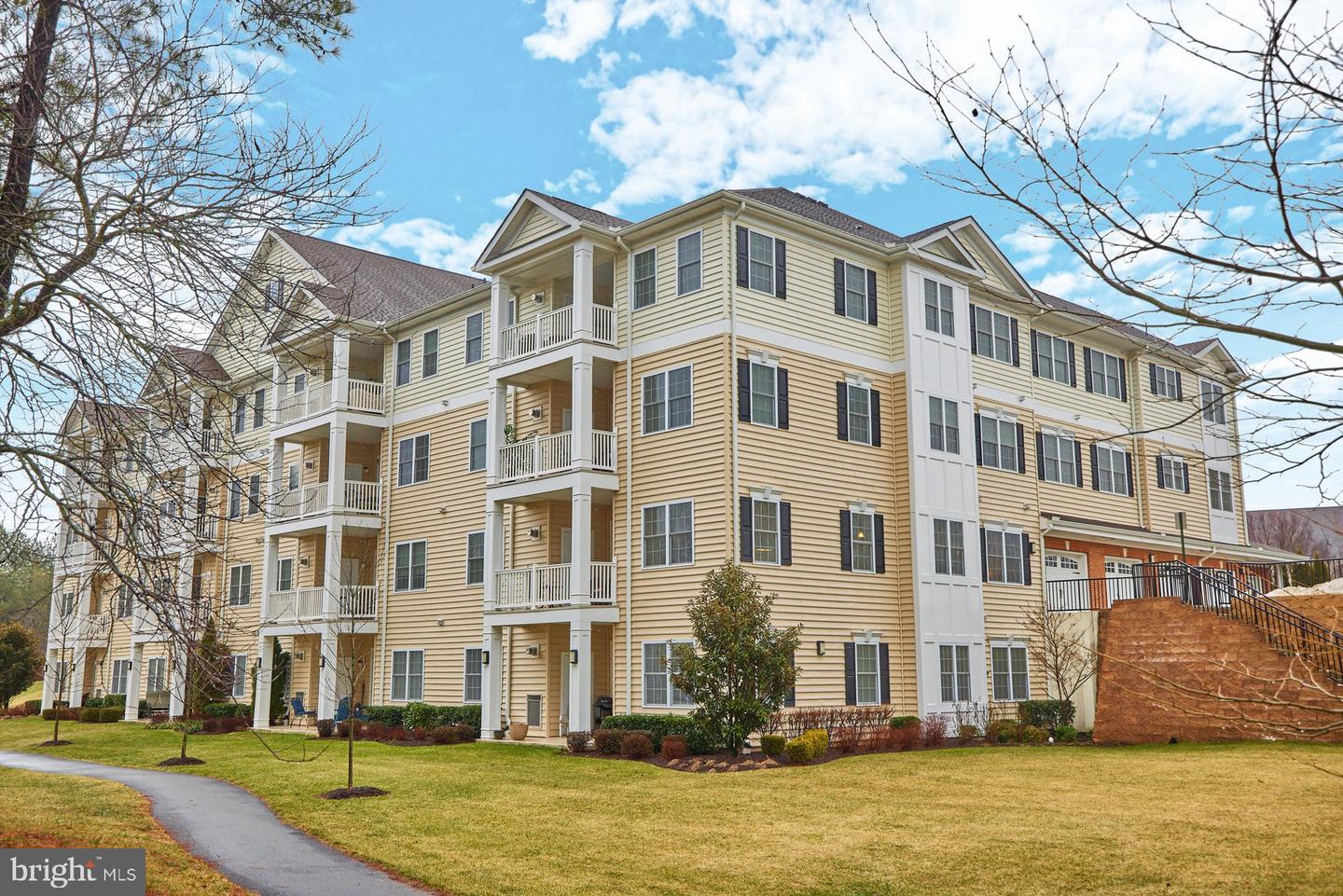 15211 Royal Crest DRIVE Unit: 204