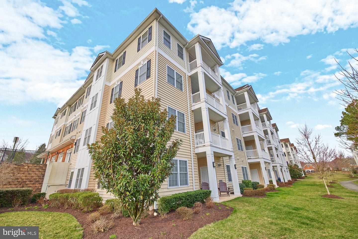 15211 Royal Crest DRIVE Unit: 204