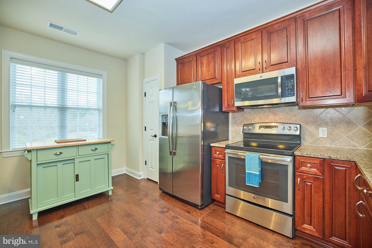 15211 Royal Crest DRIVE Unit: 204