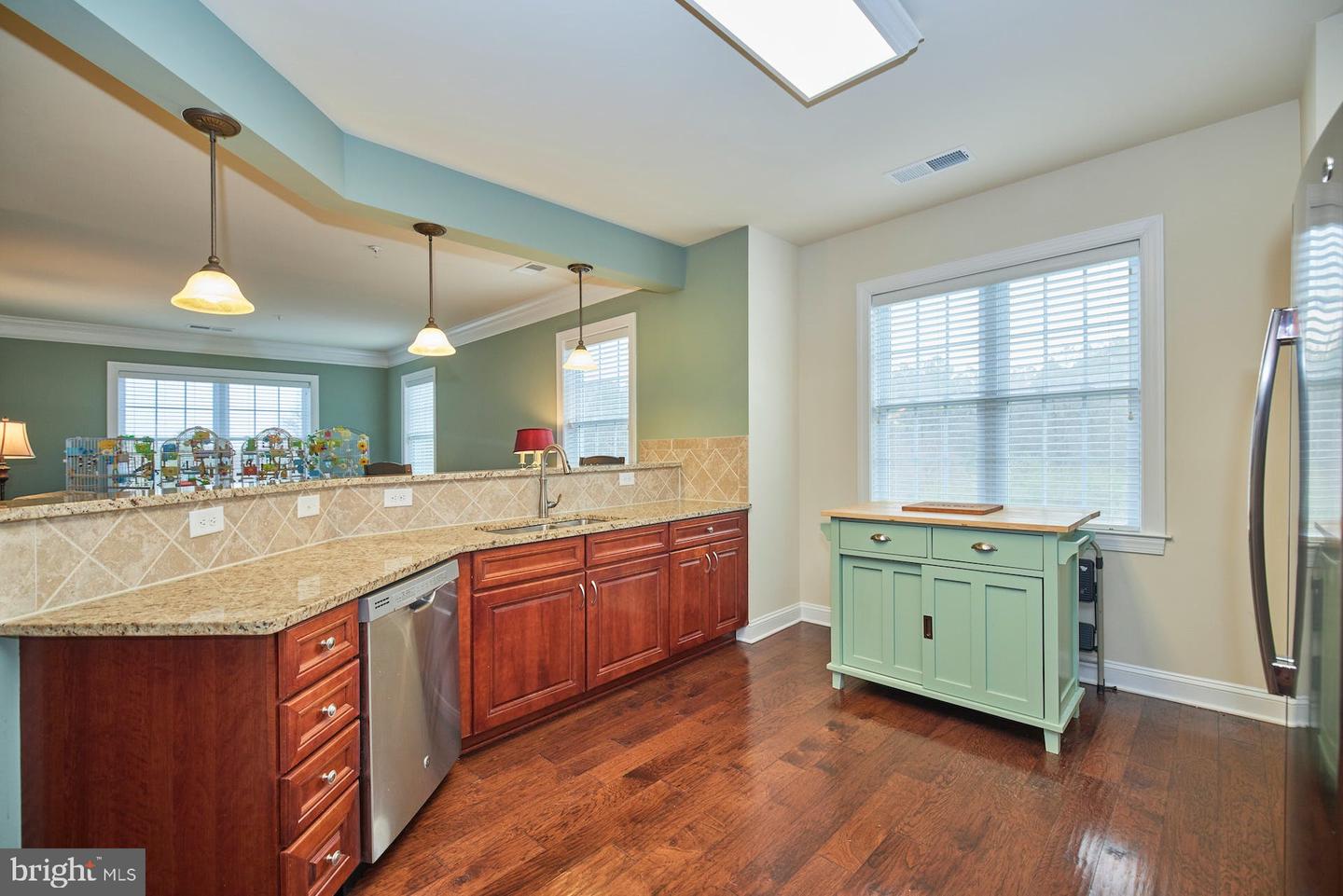 15211 Royal Crest DRIVE Unit: 204