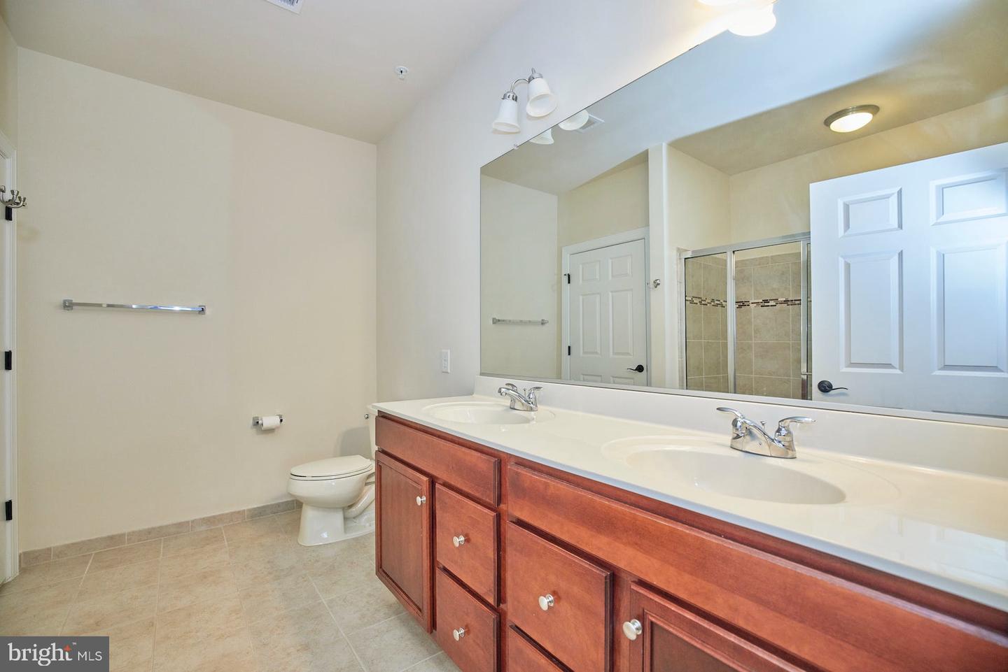 15211 Royal Crest DRIVE Unit: 204