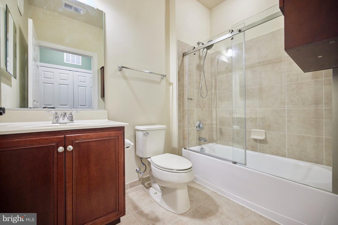15211 Royal Crest DRIVE Unit: 204