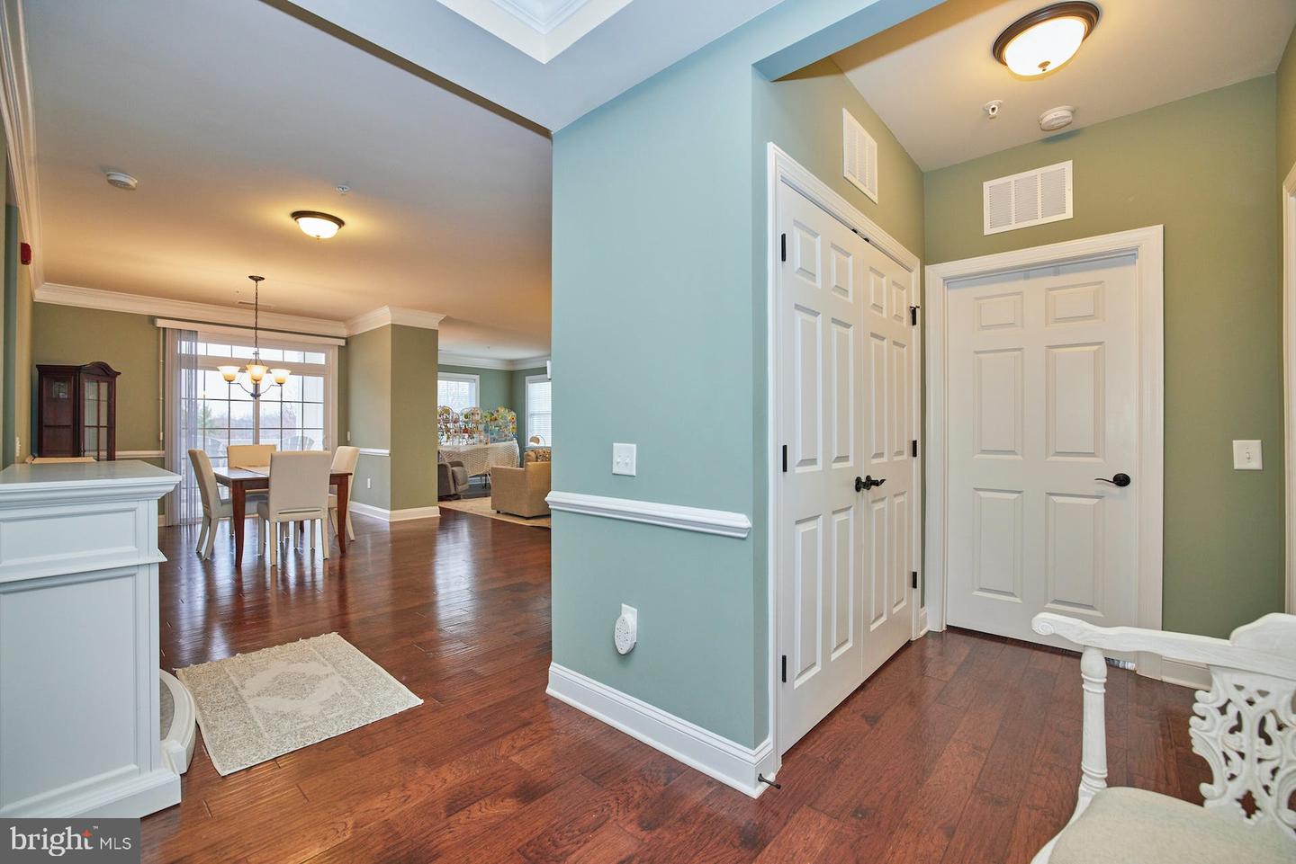 15211 Royal Crest DRIVE Unit: 204