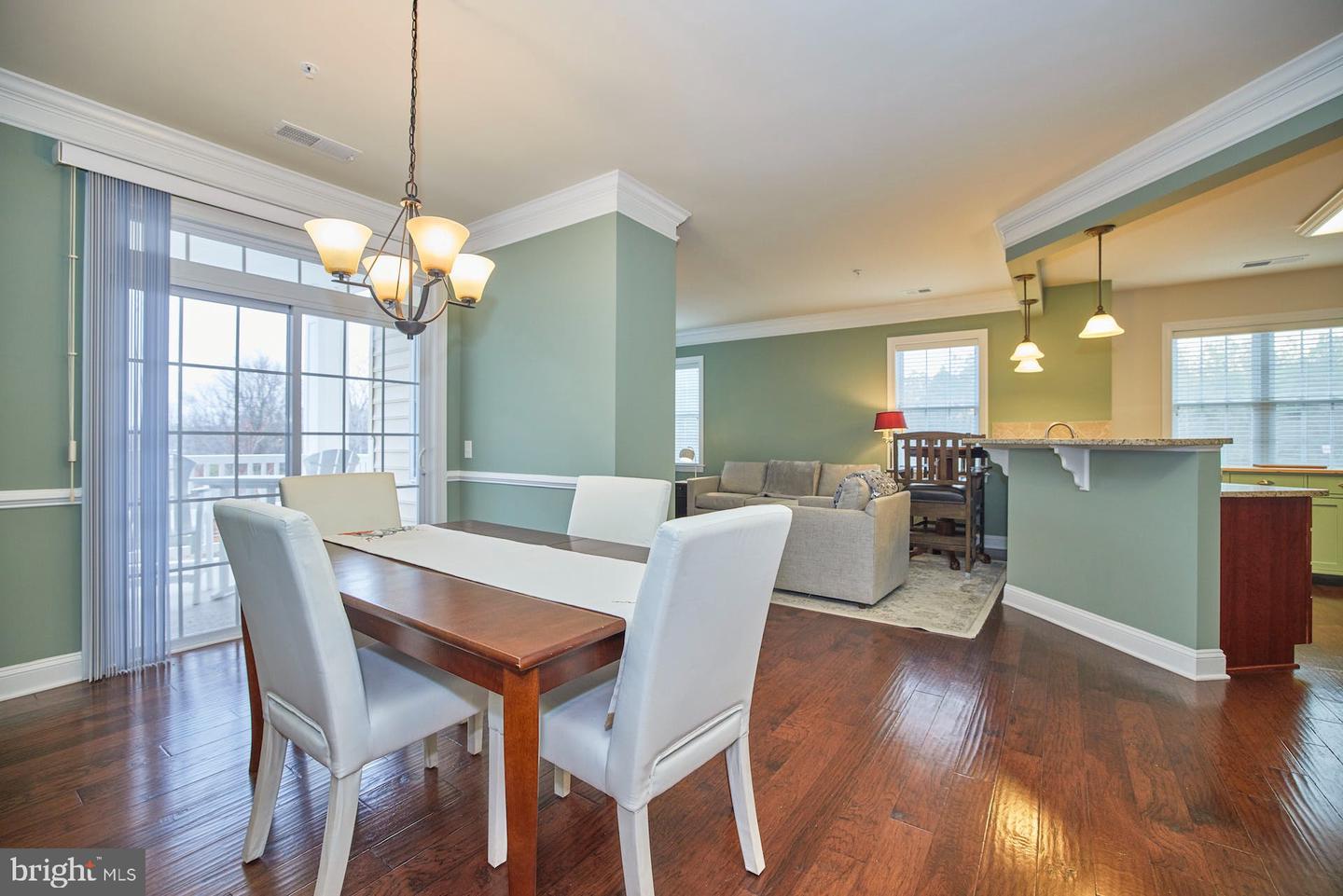 15211 Royal Crest DRIVE Unit: 204