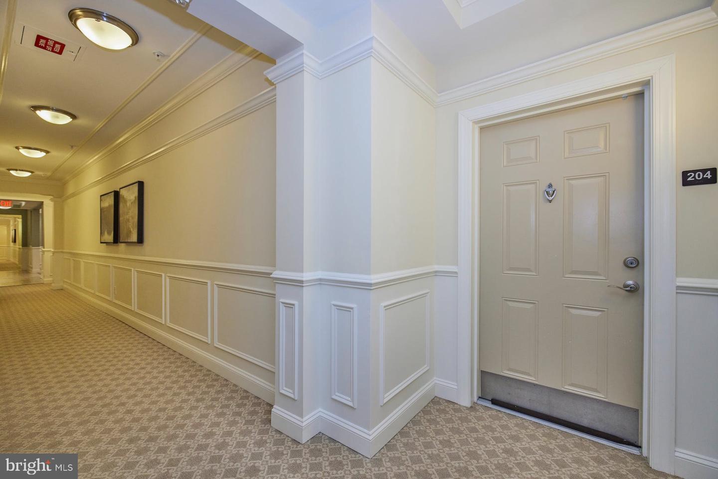 15211 Royal Crest DRIVE Unit: 204