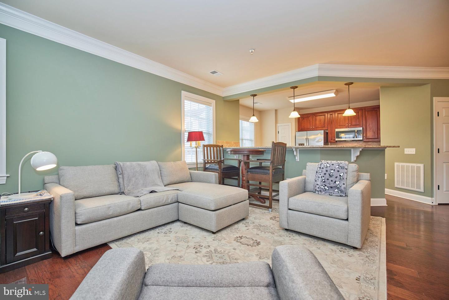 15211 Royal Crest DRIVE Unit: 204