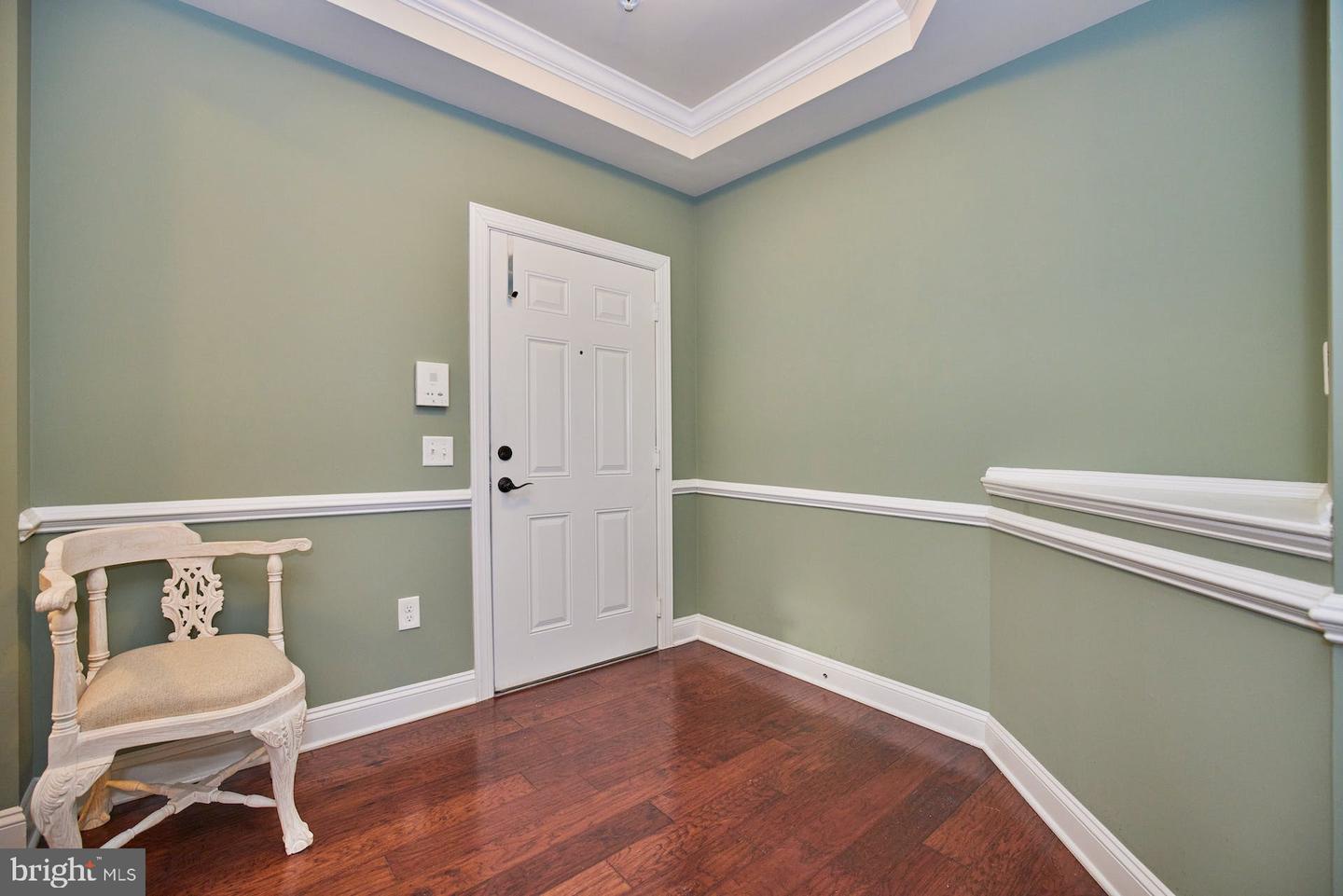 15211 Royal Crest DRIVE Unit: 204