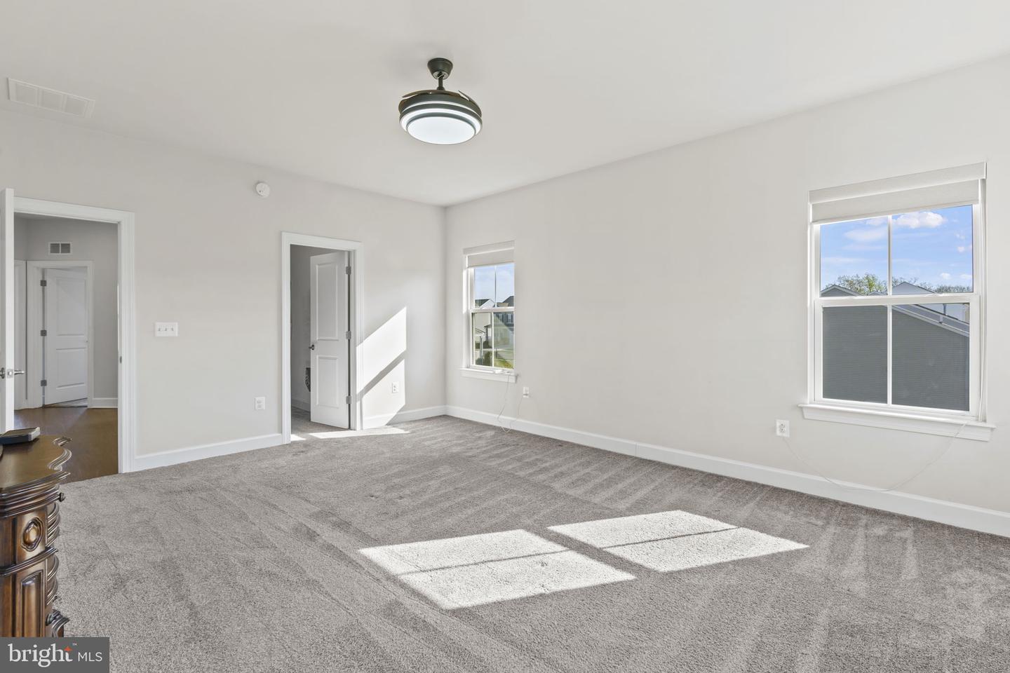 8735 Elsing Green DRIVE