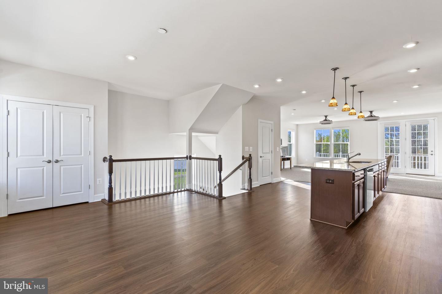 8735 Elsing Green DRIVE