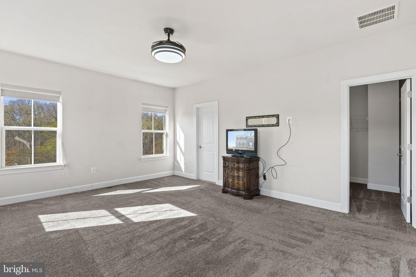 8735 Elsing Green DRIVE