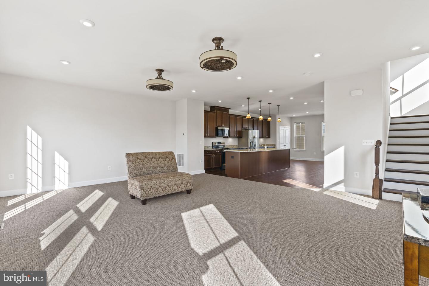 8735 Elsing Green DRIVE