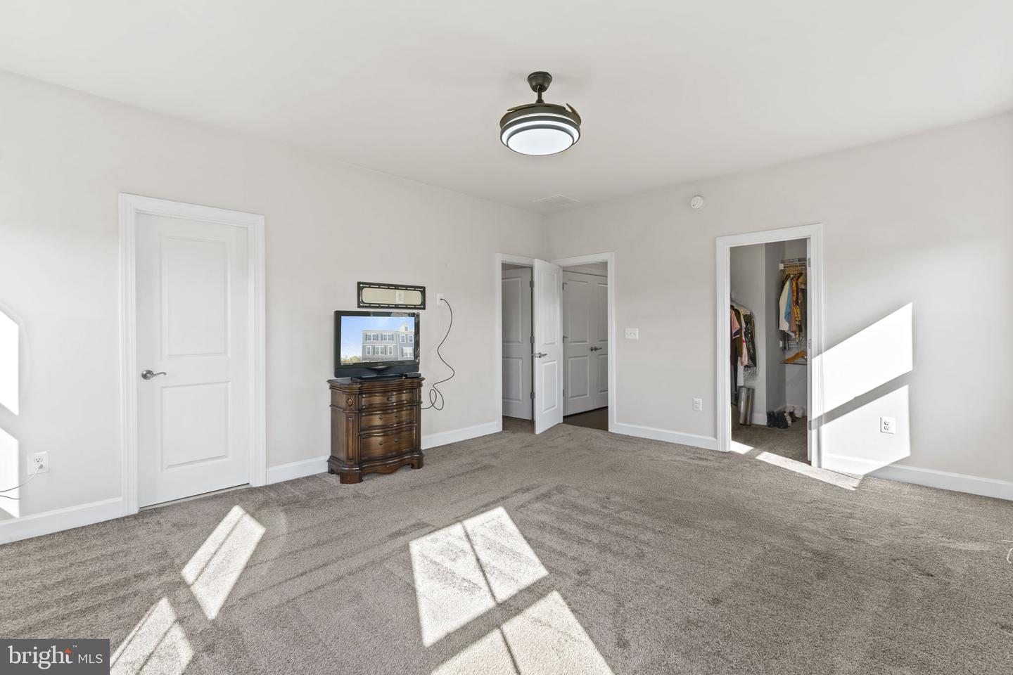 8735 Elsing Green DRIVE
