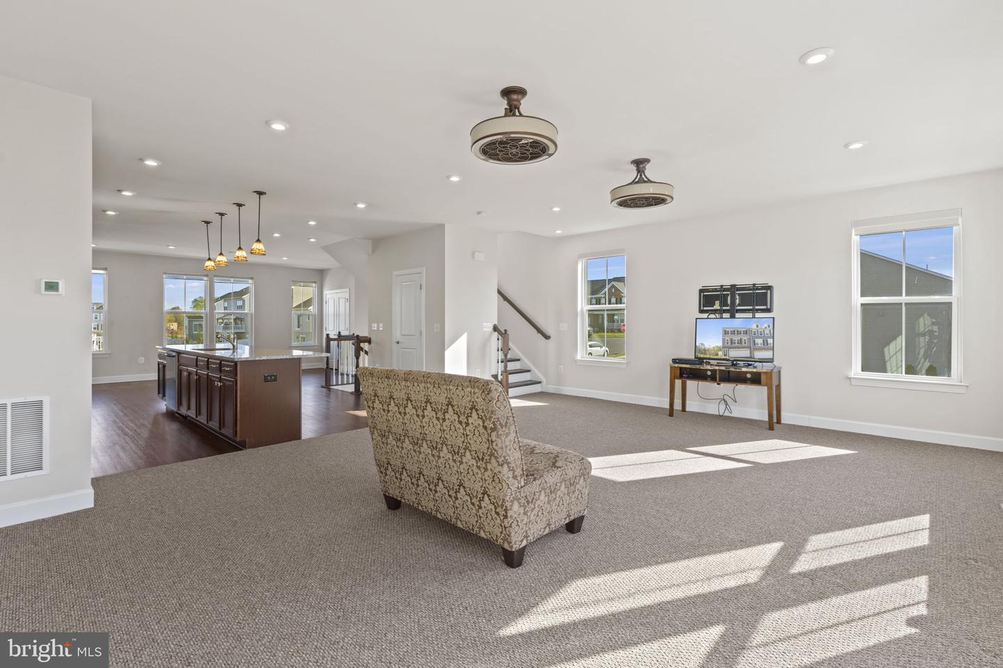 8735 Elsing Green DRIVE