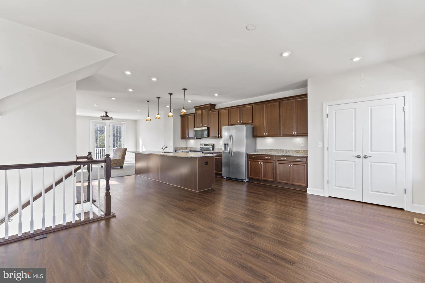 8735 Elsing Green DRIVE