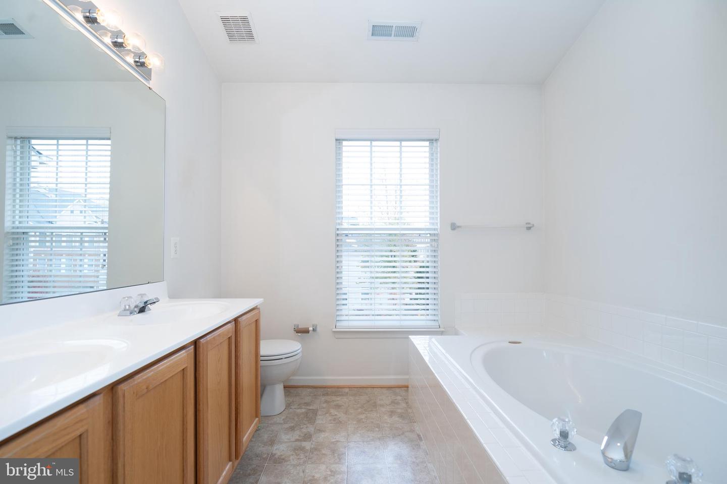 12806 Rannoch Forest CIRCLE