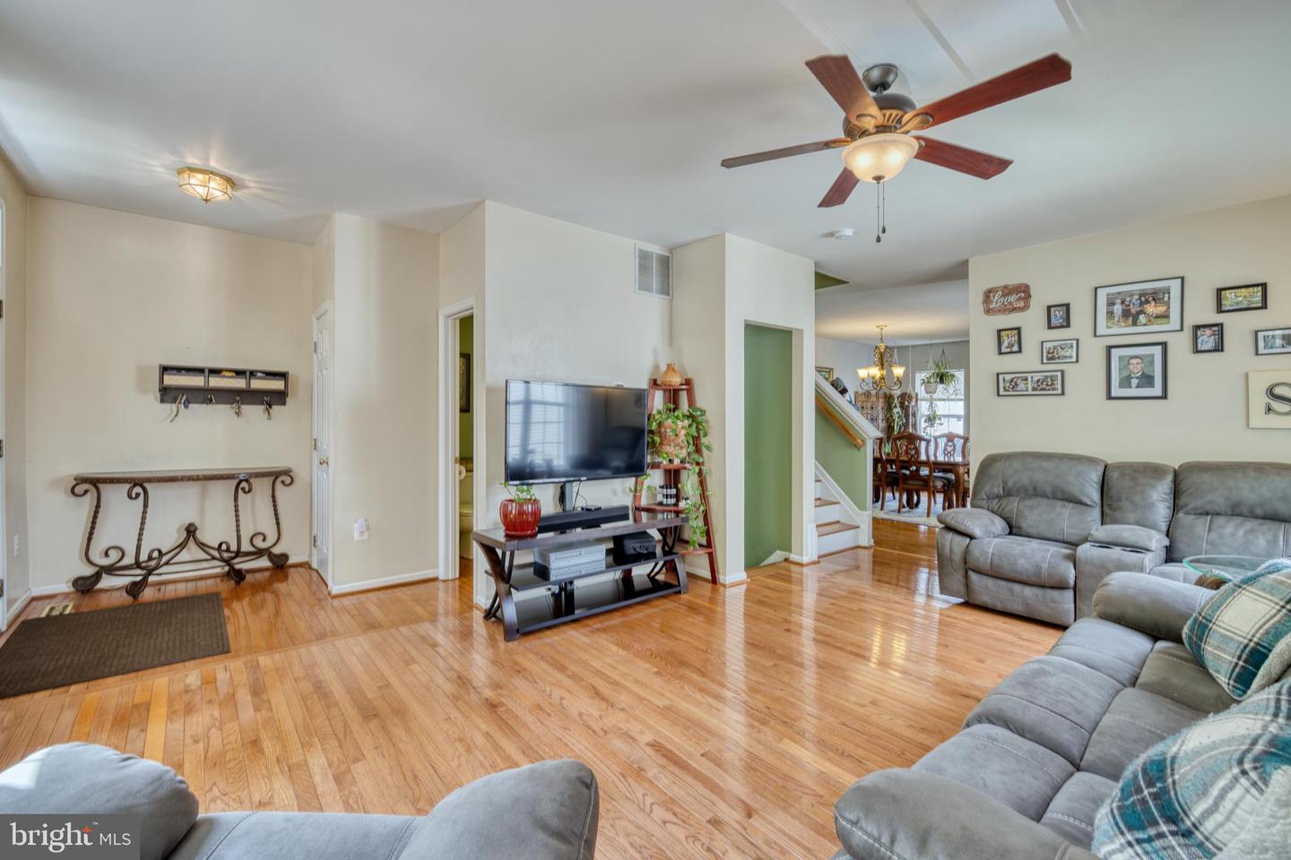 12058 Etta PLACE