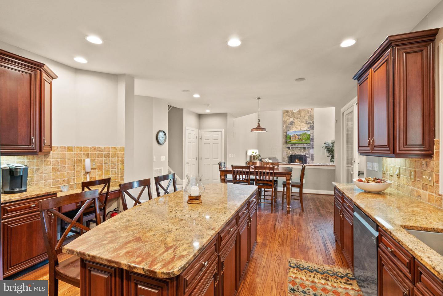 15042 Medinah COURT