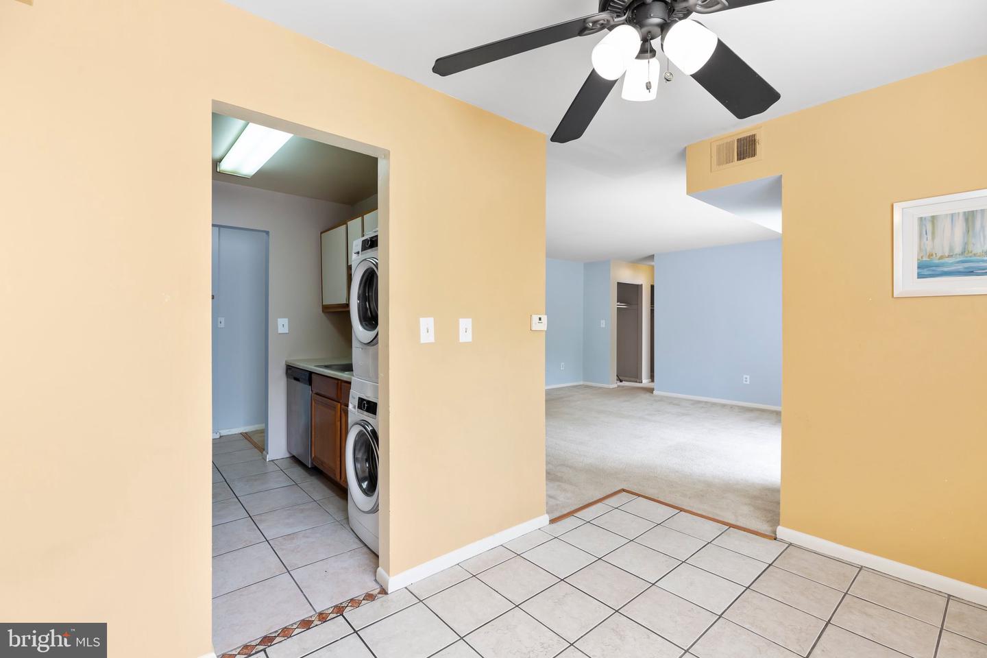 1523 Colonial DRIVE Unit: 102