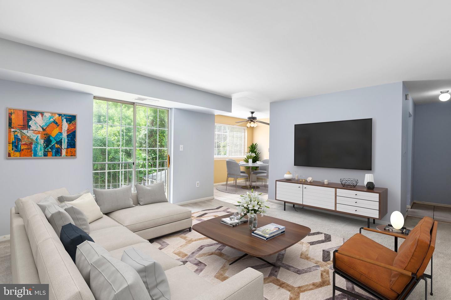 1523 Colonial DRIVE Unit: 102