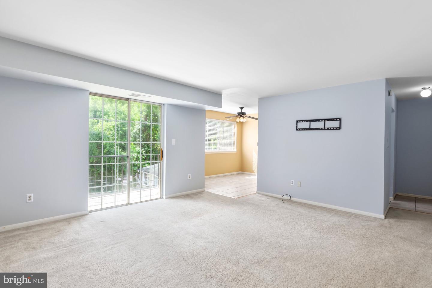 1523 Colonial DRIVE Unit: 102