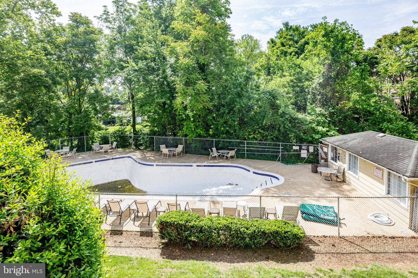 1523 Colonial DRIVE Unit: 102
