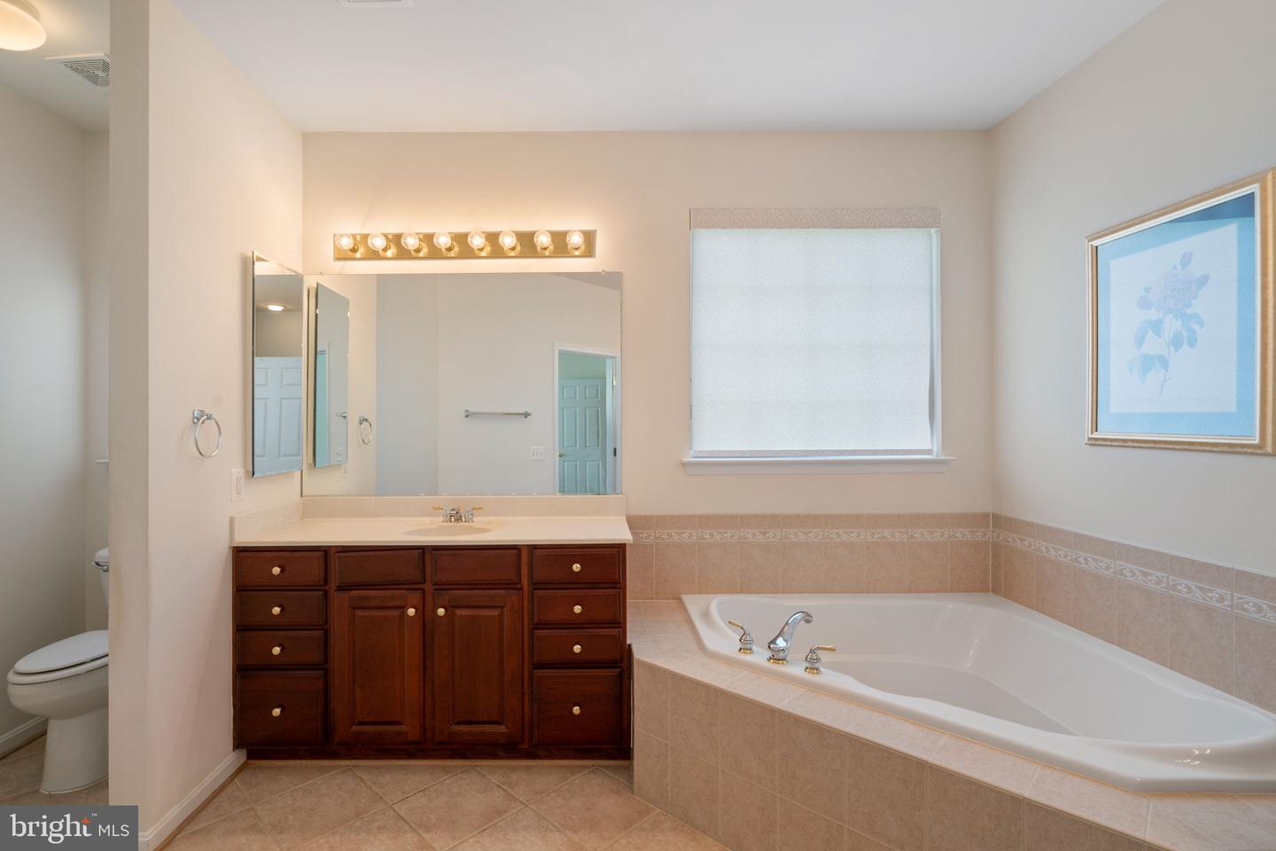 3928 Solstice LANE