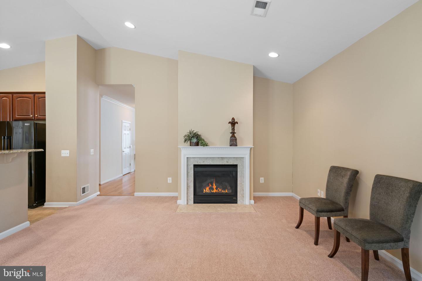 3928 Solstice LANE