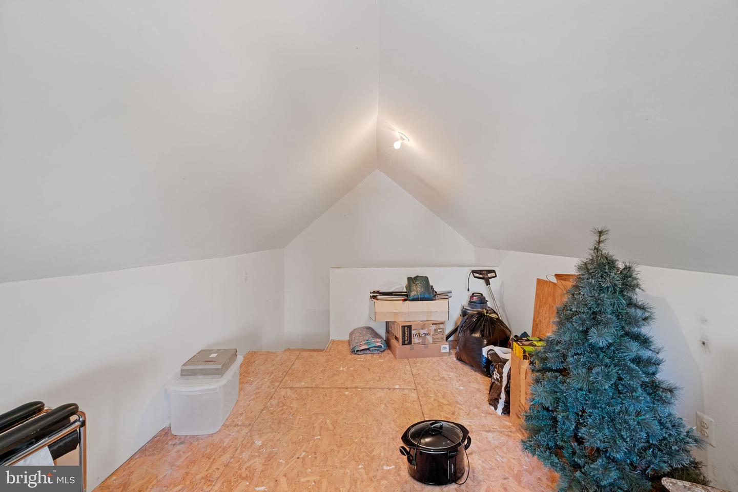 3928 Solstice LANE